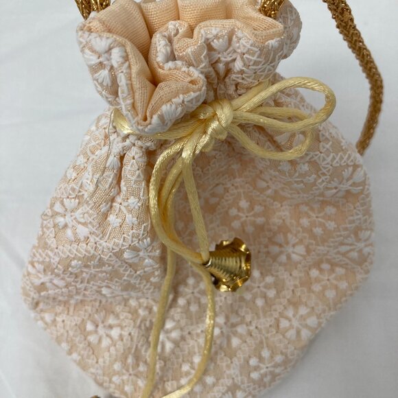 artisan made Handbags - NWOT Indian Lucknow embroidery Wristlet